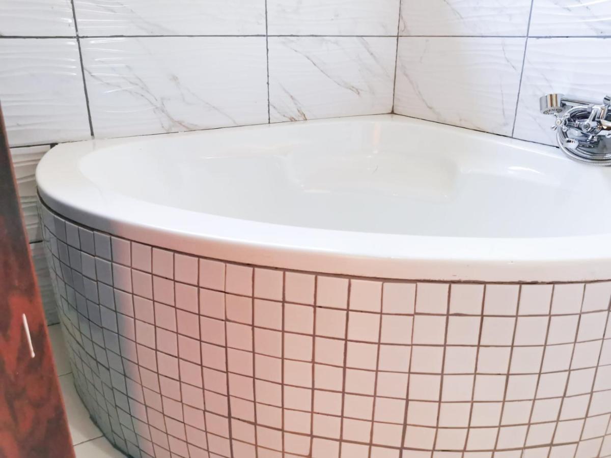 Genesis Guesthouze Hotel Bela-Bela Eksteriør billede